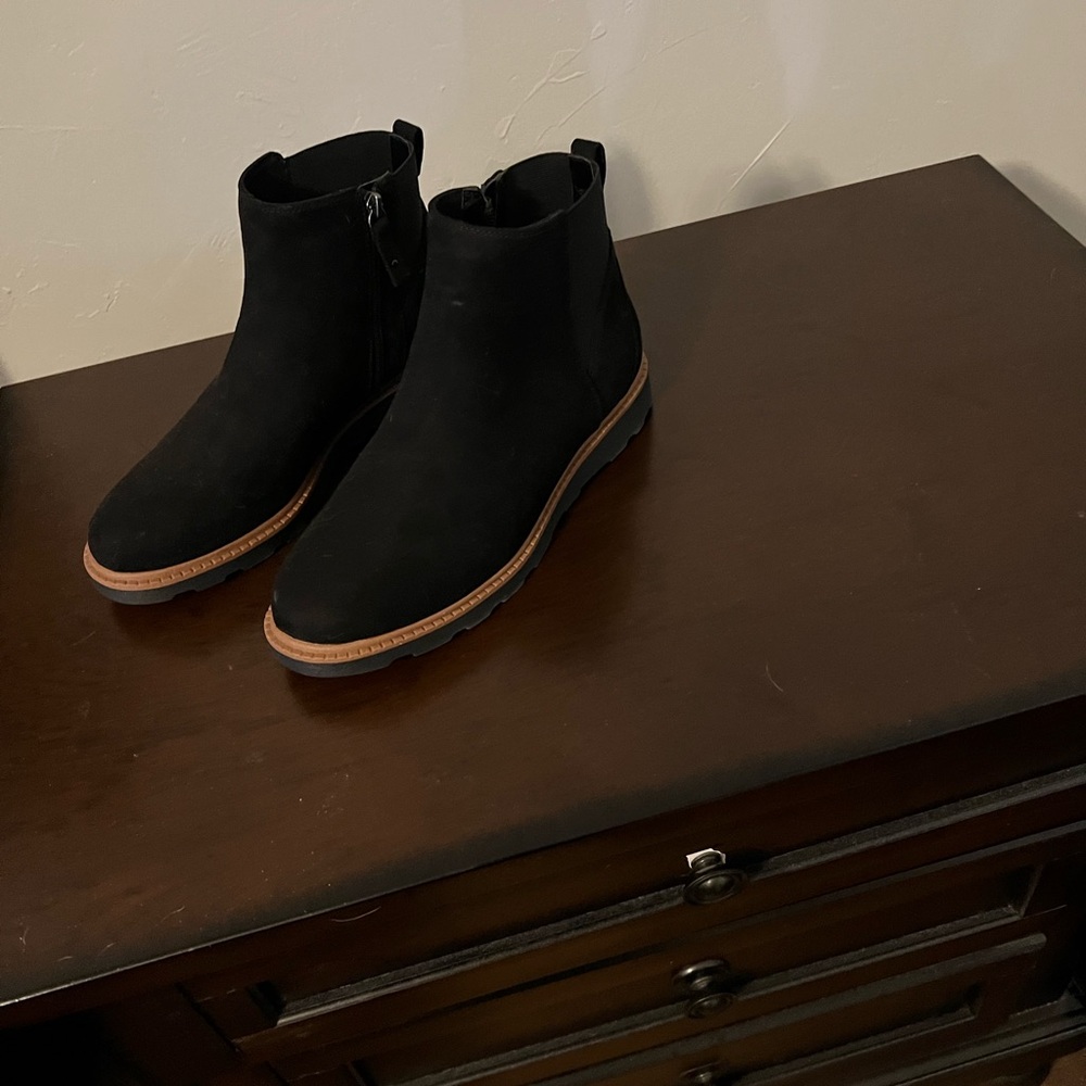 Boots - Picture 2 of 7